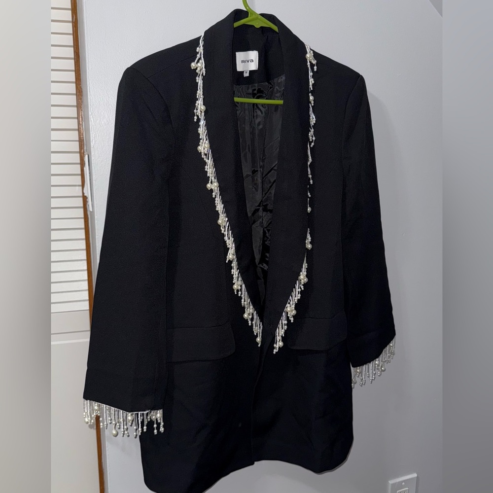 PEARL STYLE BLACK BELTED BLAZER